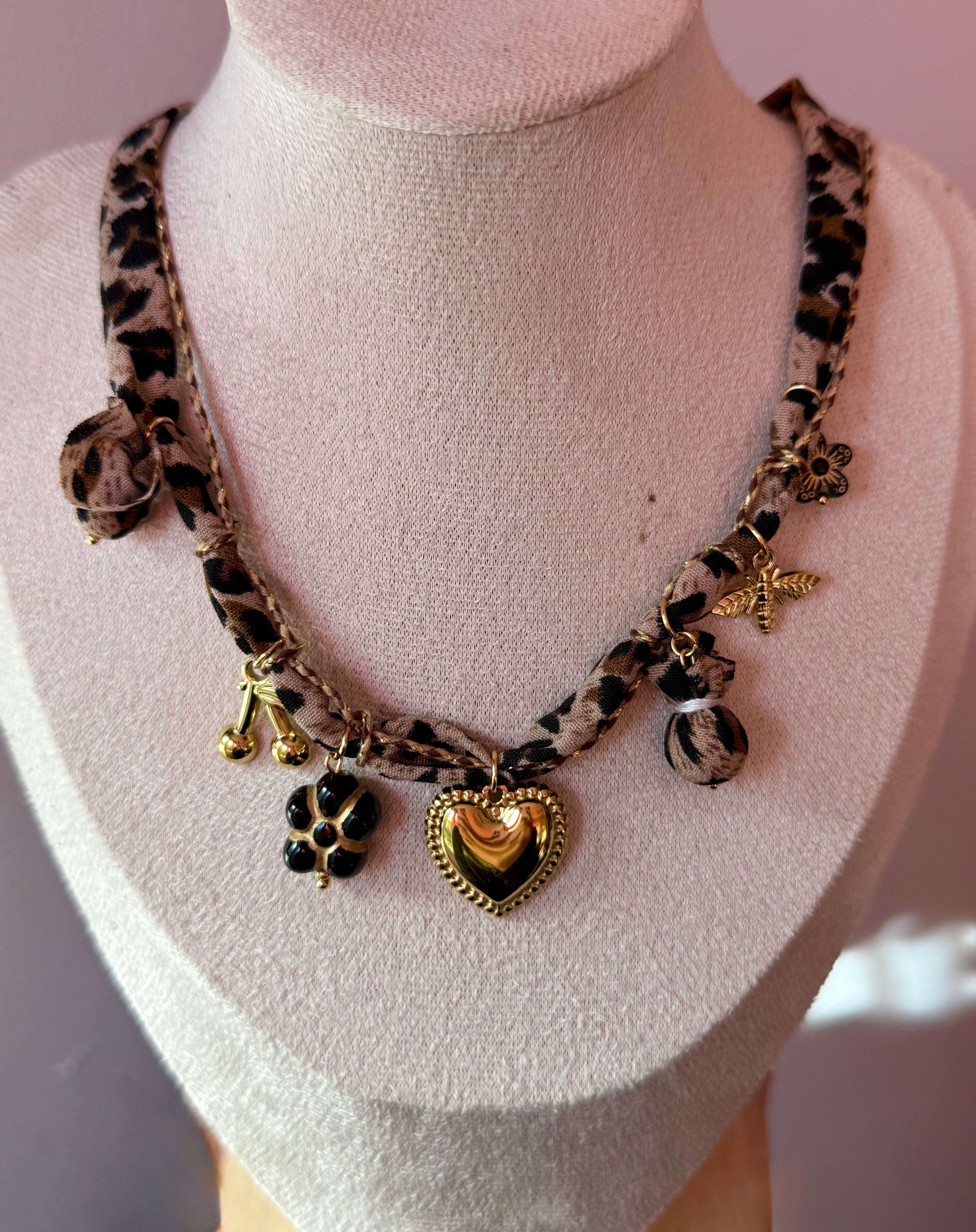 Black print Necklace